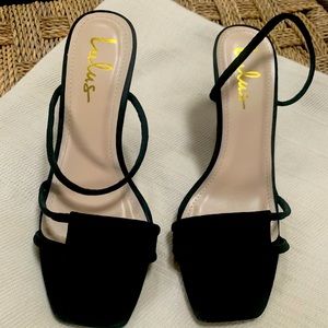 New Lulu’s Black Heel Sandals 7